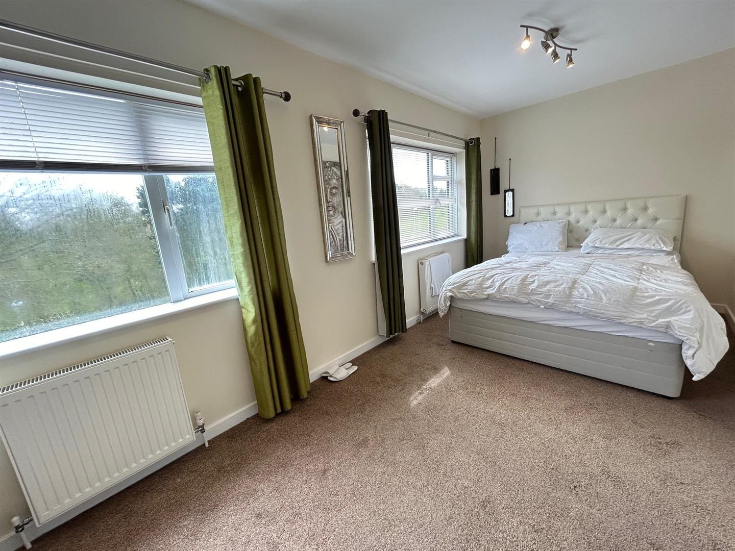 This property is not currently available. It may be sold or temporarily