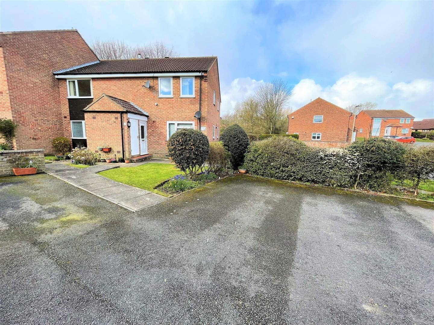 This property is not currently available. It may be sold or temporarily