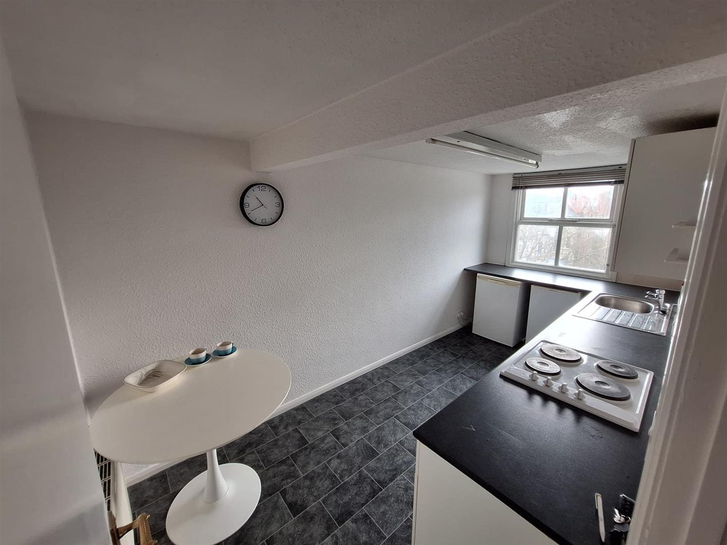 This property is not currently available. It may be sold or temporarily removed from the market.