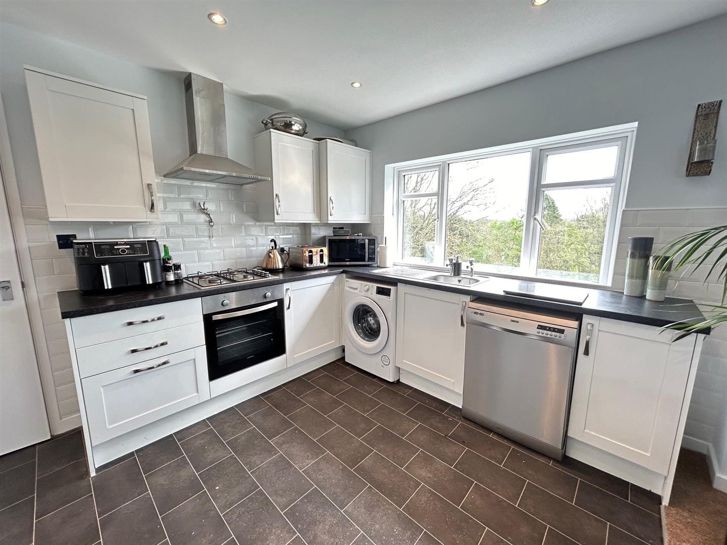 This property is not currently available. It may be sold or temporarily